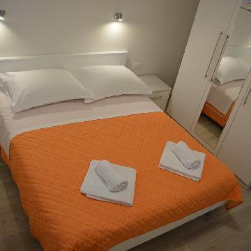 Leon Apartment *
